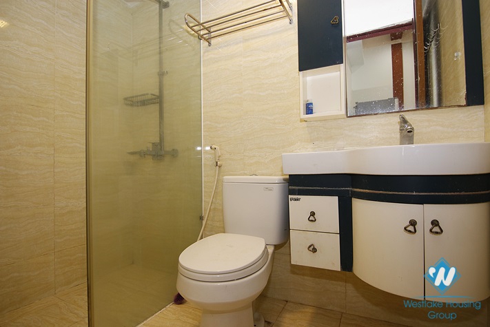 Lovely spacious 2-bedroom apartment for rent in Ba Dinh